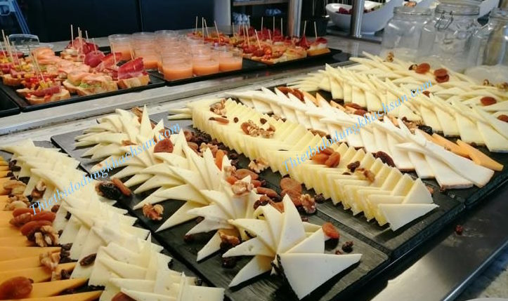 ke-trung-bay-buffet-gia-re-h87