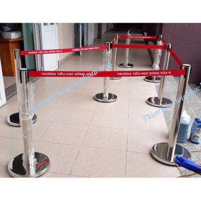 Cột chắn inox trắng 2m dây đỏ